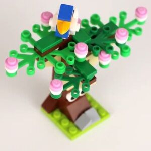 March 2014 Mini Monthly Lego Build 40096 ~hard to find~ New~ still in sealed bag